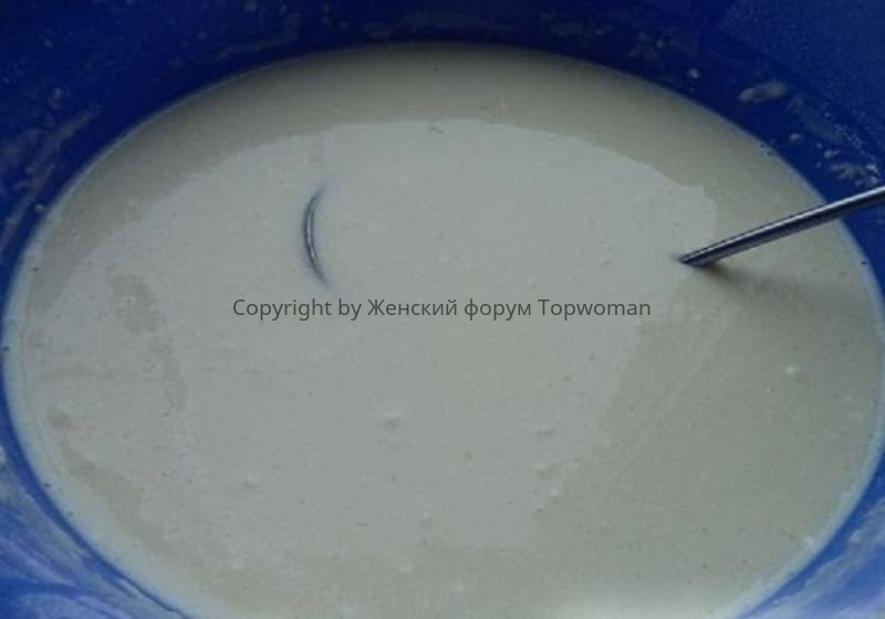 Процесс приготовления тонких блинчиков на молоке